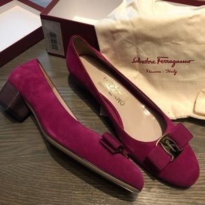 Ferragamo vara flats brand new